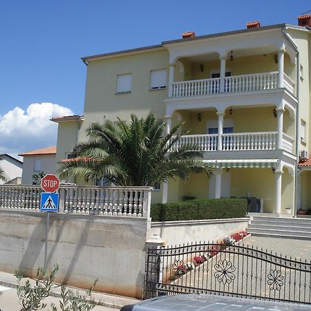 Apartment Komljenovic Pola Esterno foto