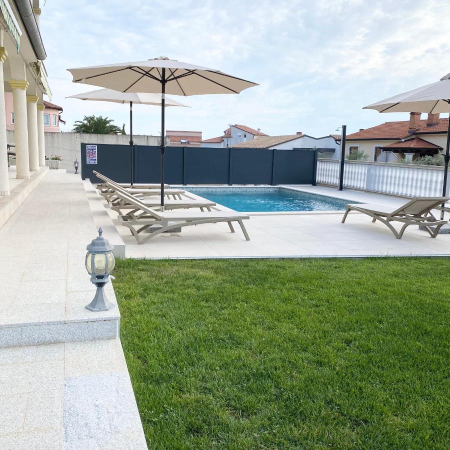 Apartment Komljenovic Pola Esterno foto
