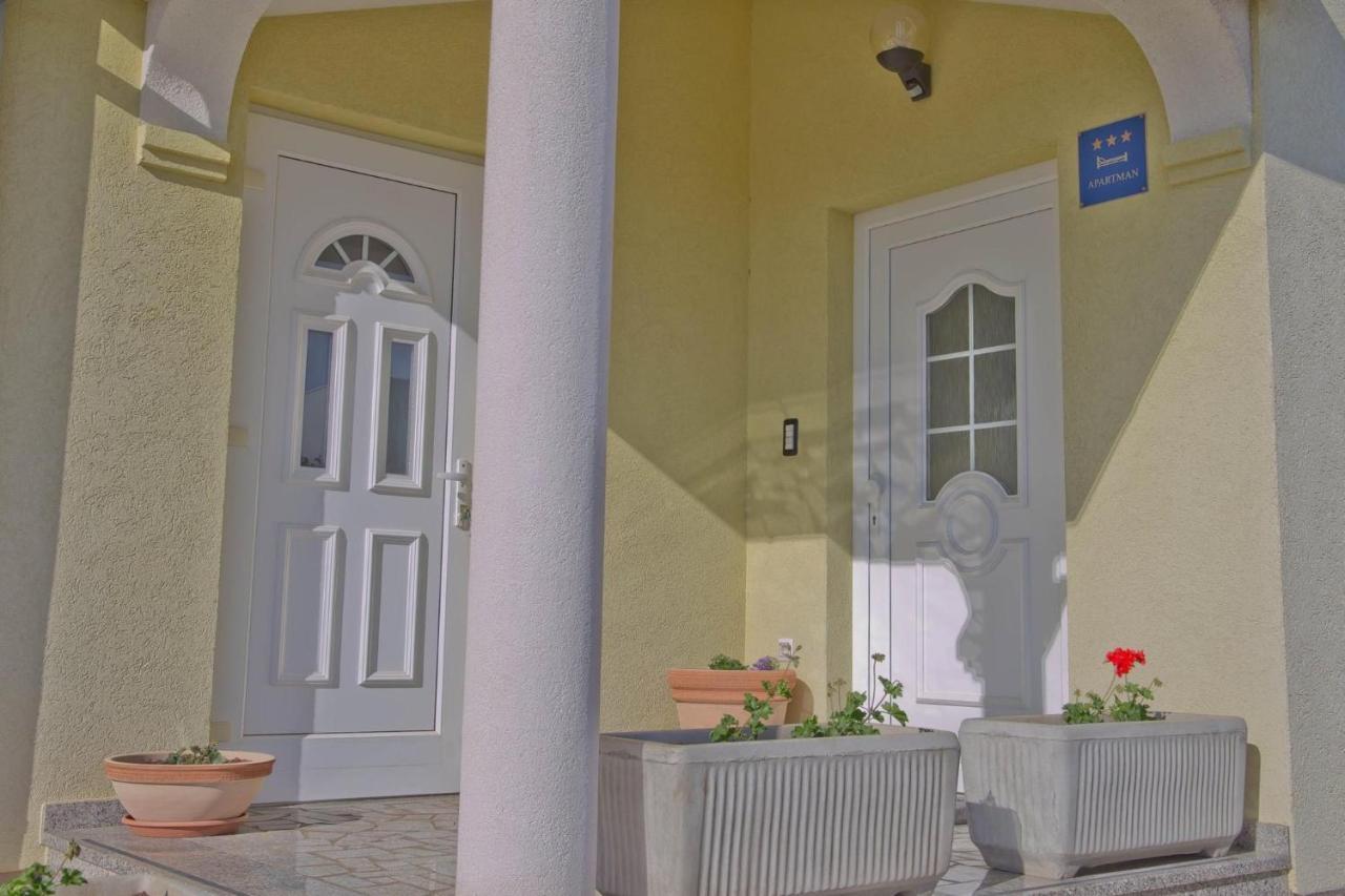 Apartment Komljenovic Pola Esterno foto