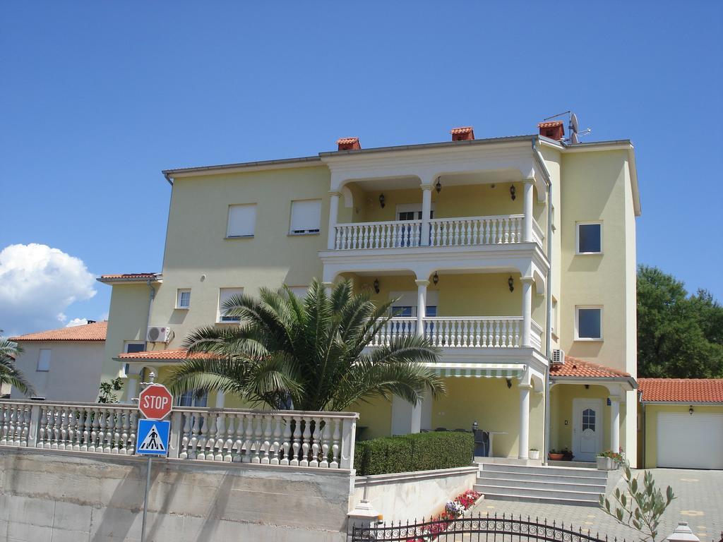 Apartment Komljenovic Pola Esterno foto