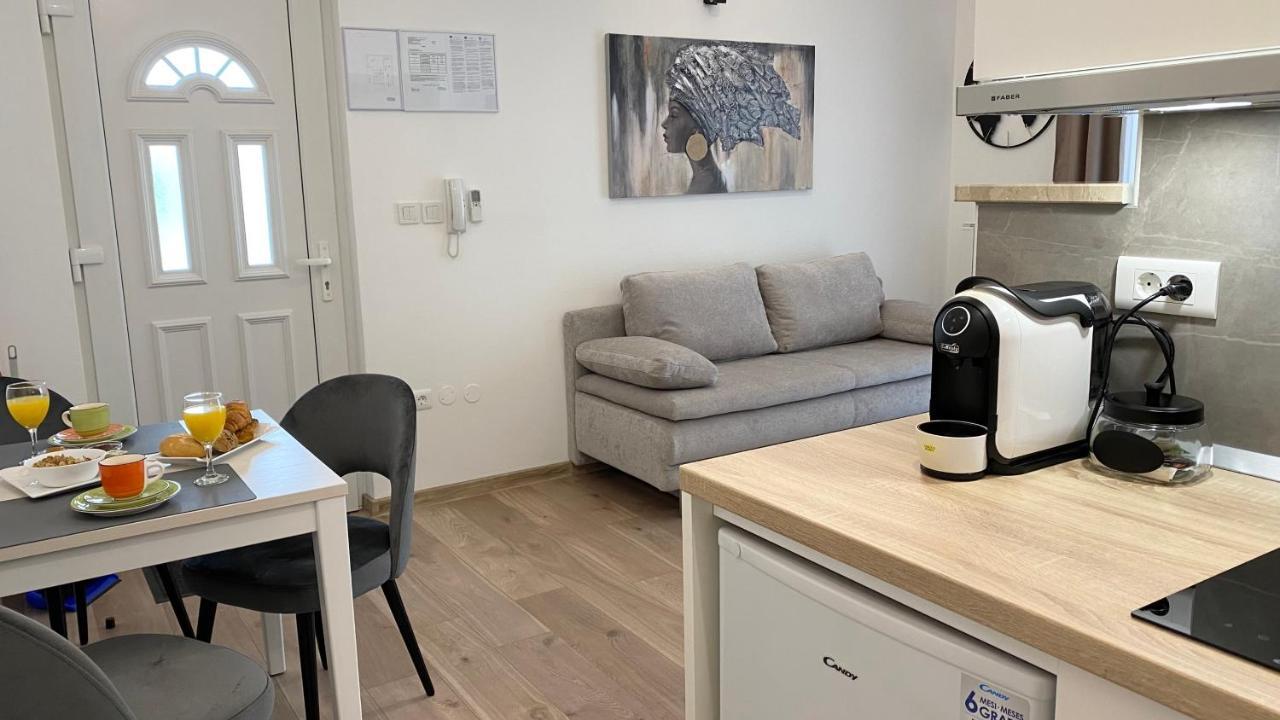 Apartment Komljenovic Pola Esterno foto