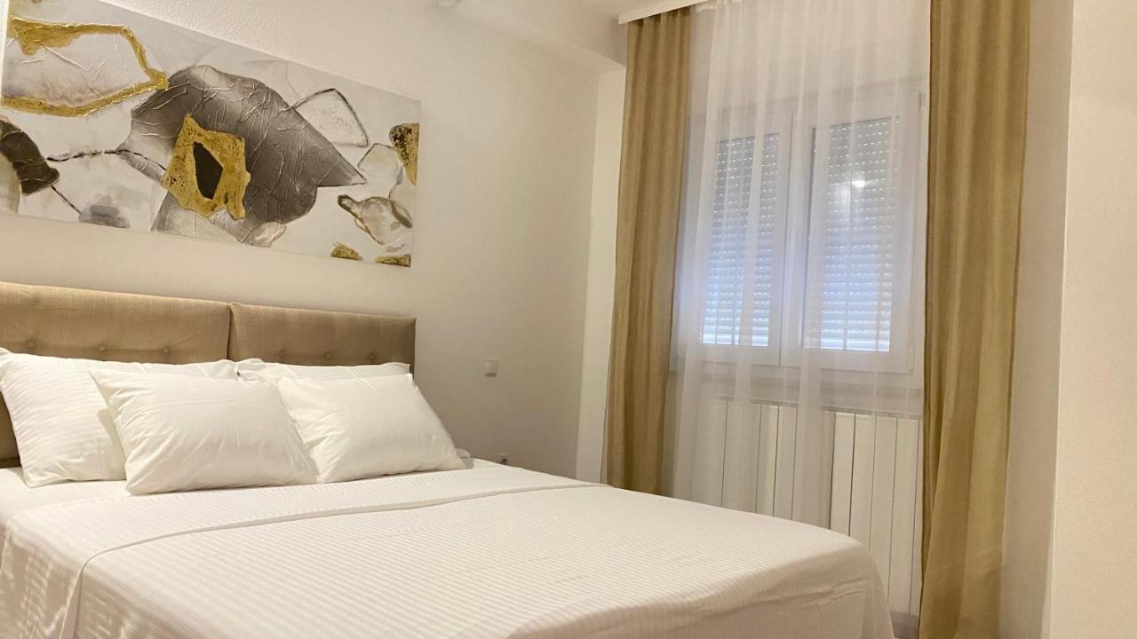 Apartment Komljenovic Pola Esterno foto