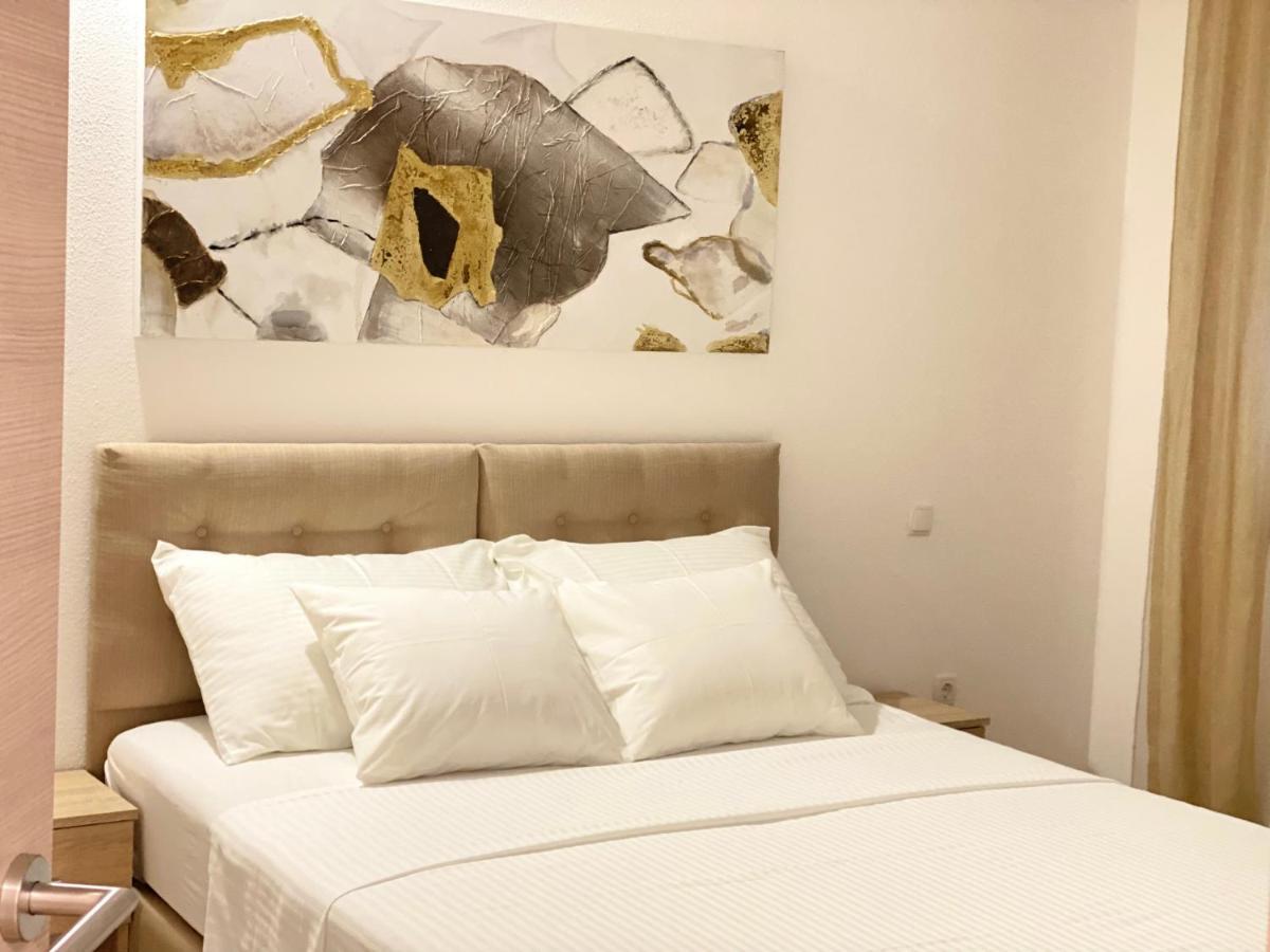 Apartment Komljenovic Pola Esterno foto