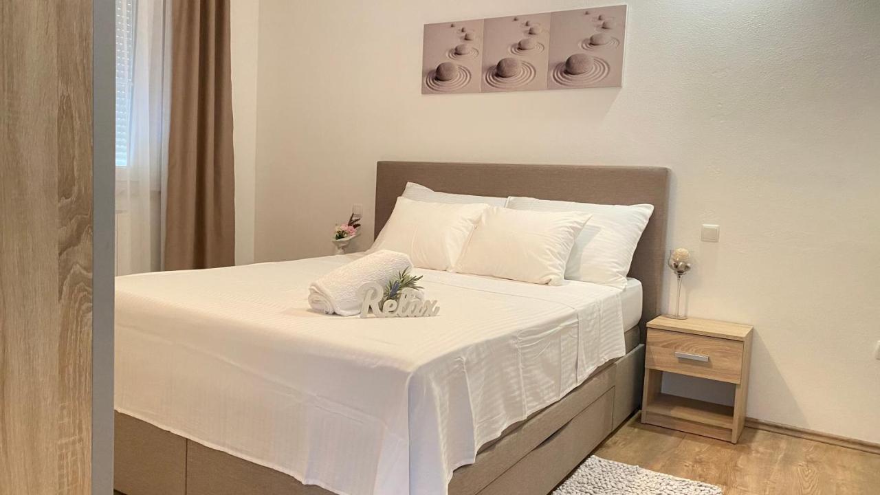 Apartment Komljenovic Pola Esterno foto