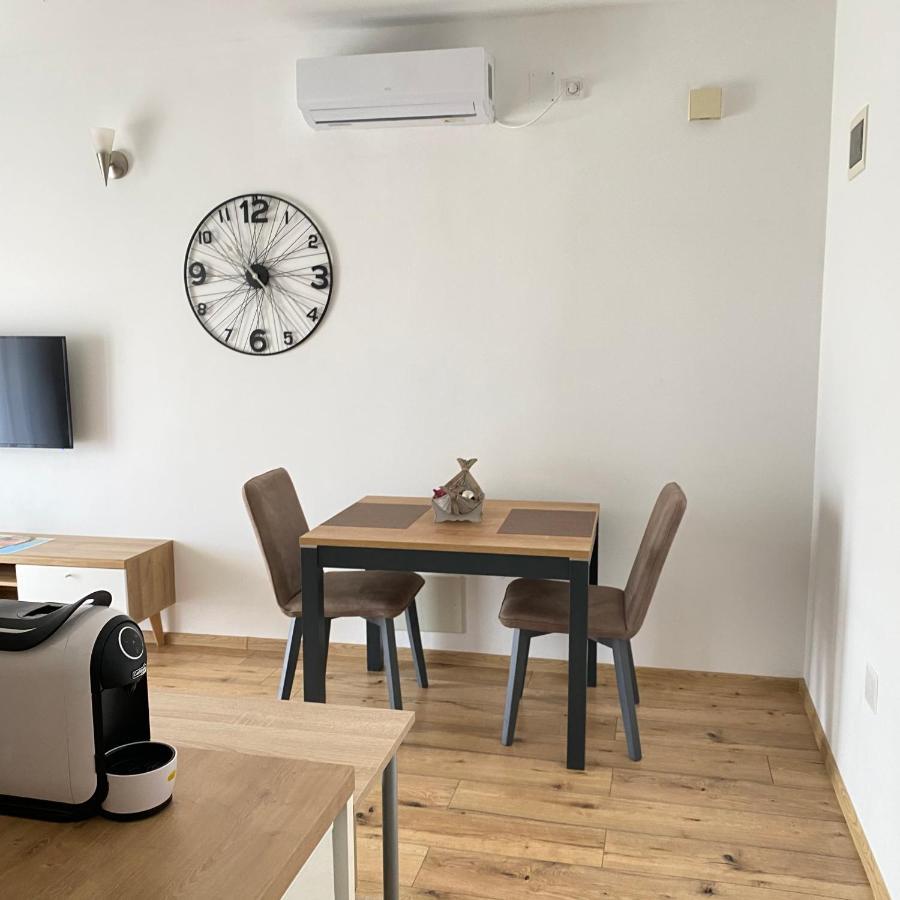 Apartment Komljenovic Pola Esterno foto