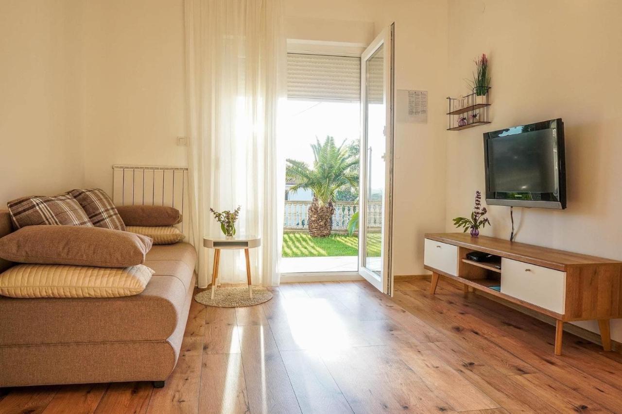 Apartment Komljenovic Pola Esterno foto