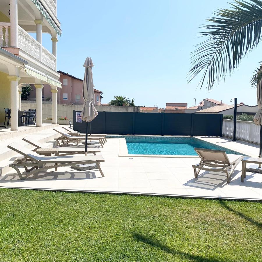 Apartment Komljenovic Pola Esterno foto