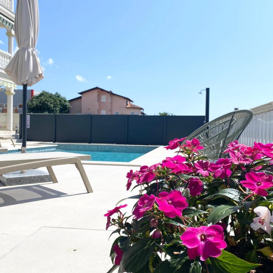 Apartment Komljenovic Pola Esterno foto