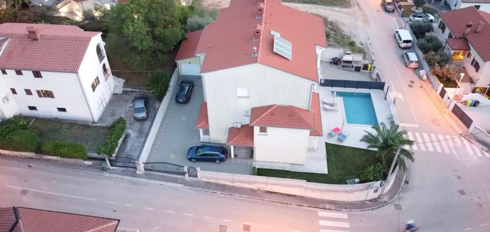 Apartment Komljenovic Pola Esterno foto