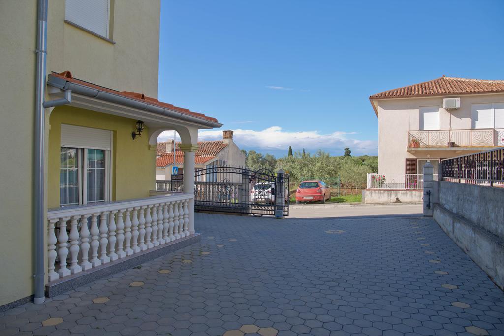Apartment Komljenovic Pola Esterno foto