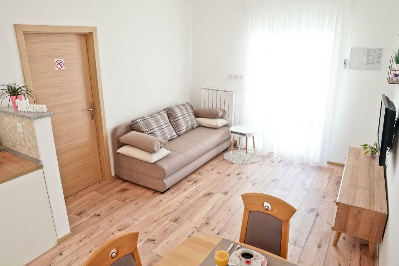 Apartment Komljenovic Pola Esterno foto